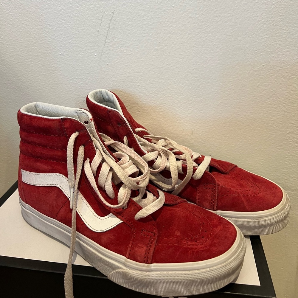 Red high top vans W7.5